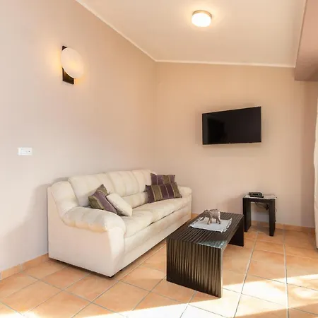 Appartment House Zara Apartment