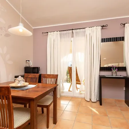 Apartamento Lotus Resort Brzac