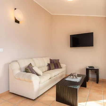 Apartament House Zara