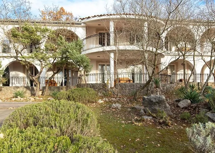 Апартаменты House Zara Brzac