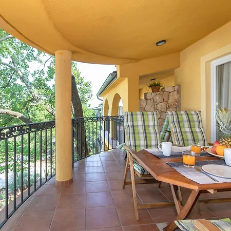 Appartment House Zara Brzac